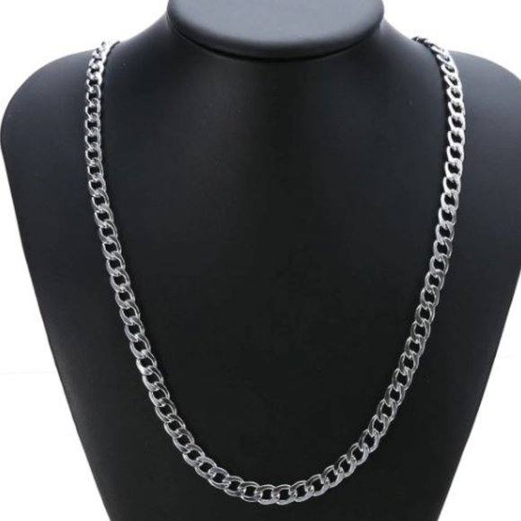 Cuban Chain Link Necklace 24"  NWOT.    1 not cc eligible - Picture 1 of 6